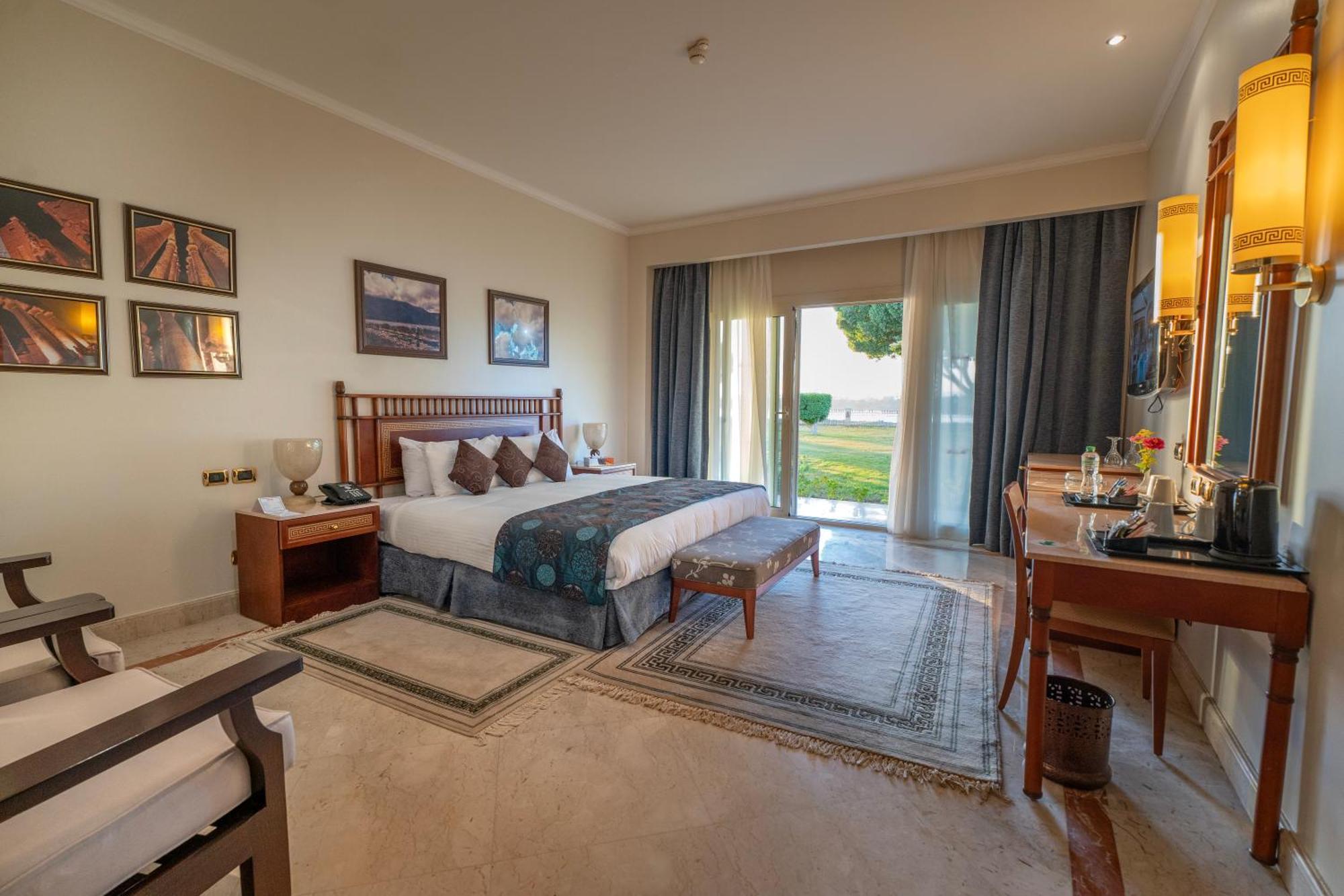 Jolie Ville Hotel & Spa Kings Island Luxor Buitenkant foto A room at the Hilton Luxor