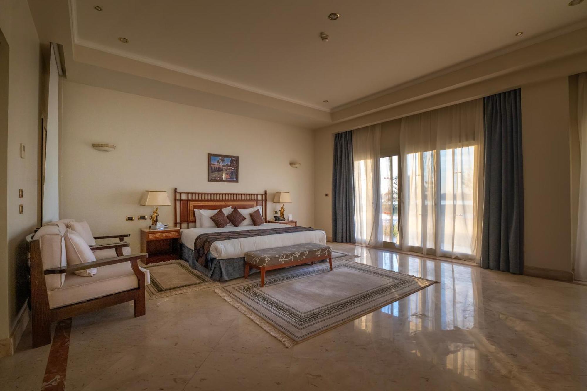 Jolie Ville Hotel & Spa Kings Island Luxor Buitenkant foto A bedroom at the hotel