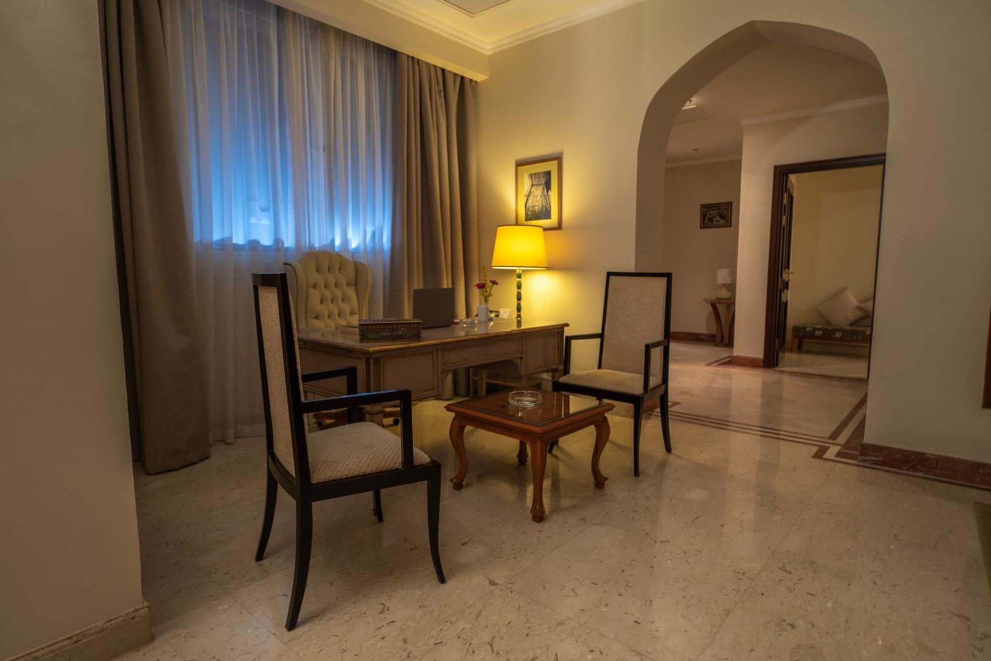 Jolie Ville Hotel & Spa Kings Island Luxor Buitenkant foto A suite at the hotel