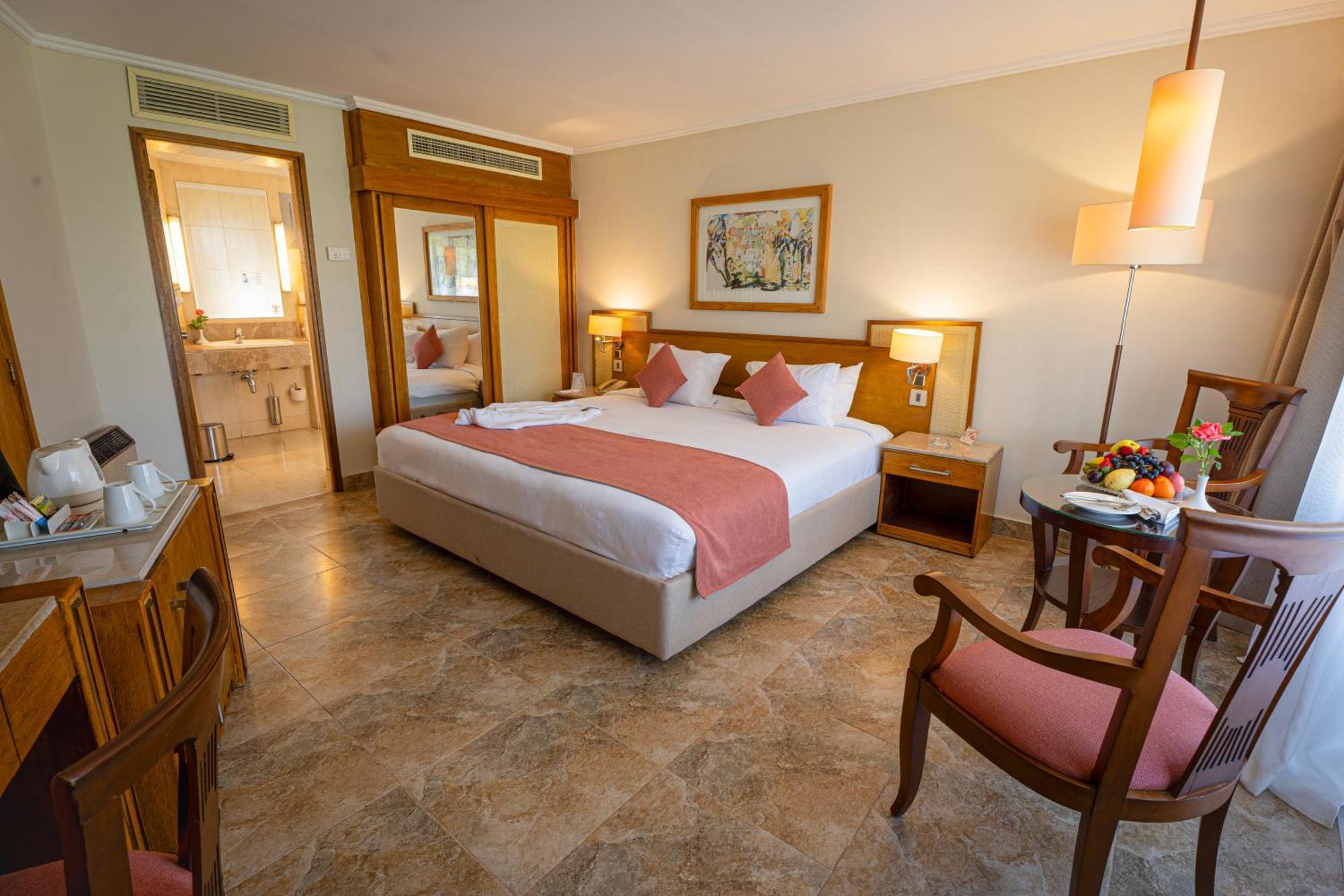 Jolie Ville Hotel & Spa Kings Island Luxor Buitenkant foto A room at the Dead Sea Spa Magdiel