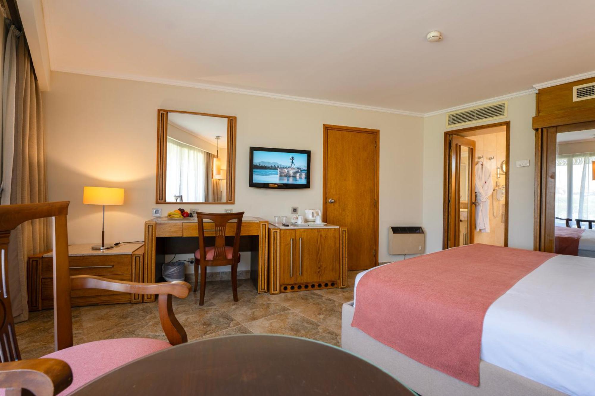 Jolie Ville Hotel & Spa Kings Island Luxor Buitenkant foto A room at the hotel